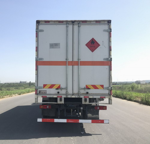 东风牌DFH5260XRYBX2易燃液体厢式运输车公告图片