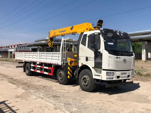 解放牌CA5250JSQP62K1L7T3E6隨車起重運(yùn)輸車公告圖片