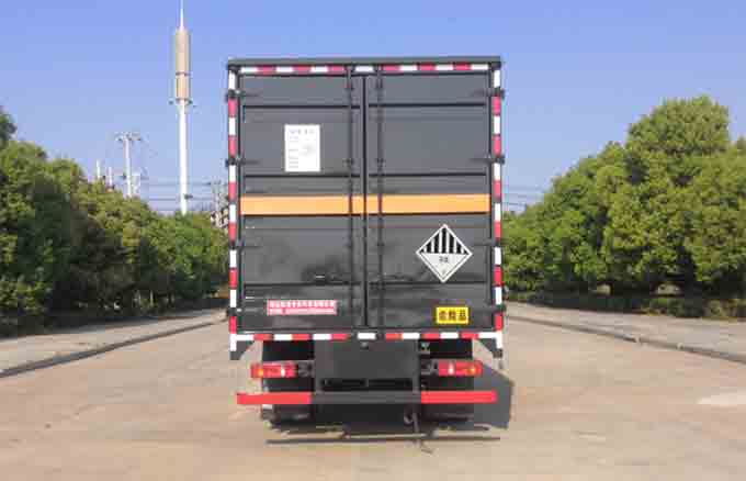 旺龍威牌WLW5120XZWDYQ6雜項(xiàng)危險(xiǎn)物品廂式運(yùn)輸車公告圖片