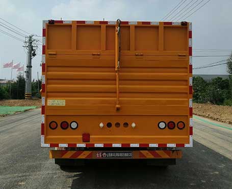 顯鵬牌LTH5310ZLSZZ6F1散裝糧食運(yùn)輸車公告圖片