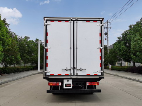 大運(yùn)牌CGC5110XLCHDF41F冷藏車公告圖片