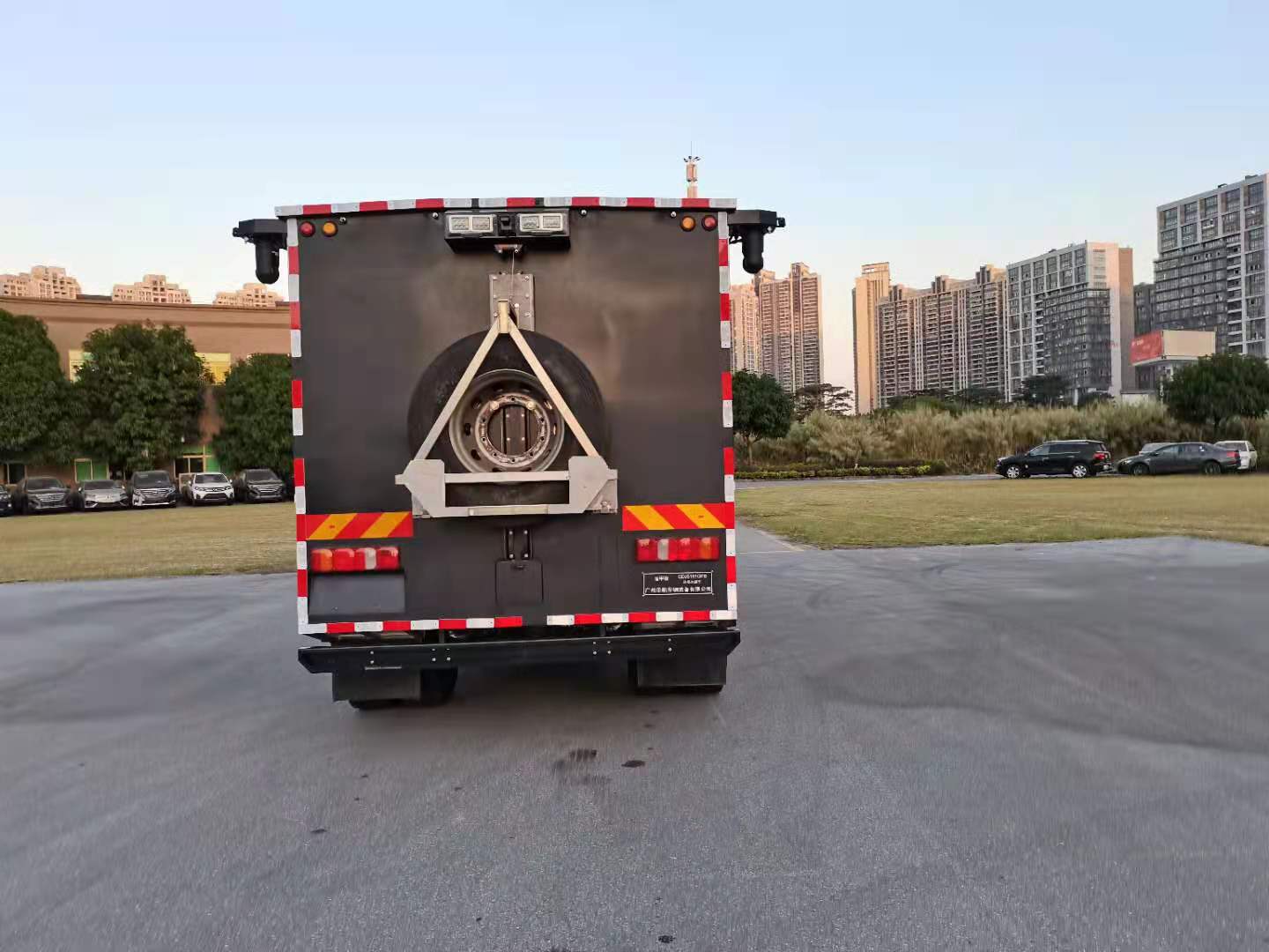 盾甲牌GDJ5181GFB防暴水罐车公告图片