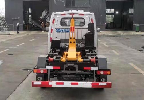 程力威牌CLW5033ZXXK6車廂可卸式垃圾車公告圖片