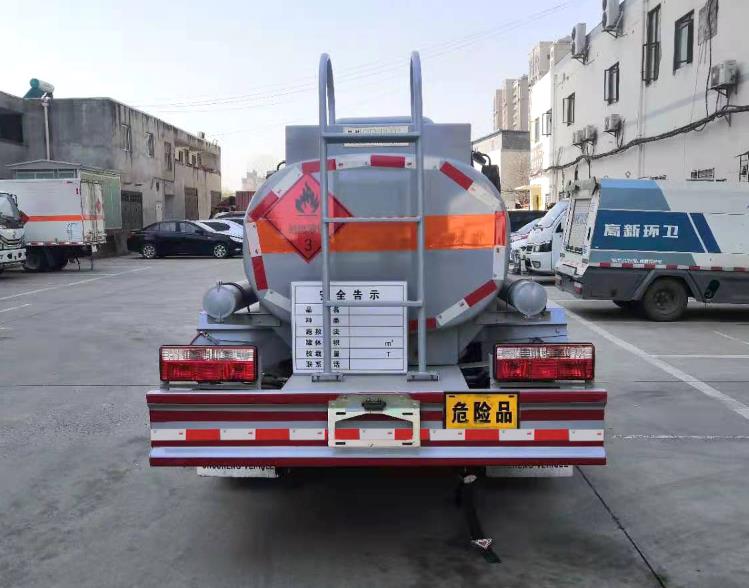 楚勝牌CSC5045GYY6運(yùn)油車公告圖片