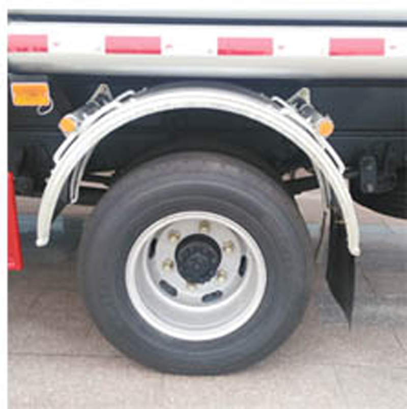 楚勝牌CSC5070GYYC6運(yùn)油車(chē)公告圖片