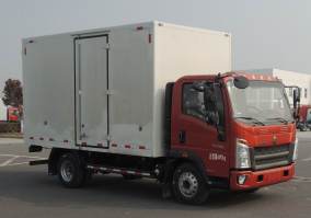 豪沃牌ZZ5047XXYF3214E145厢式运输车