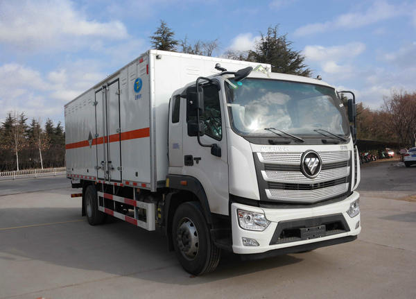 春星牌ZZT5181XZW-6雜項危險物品廂式運(yùn)輸車公告圖片