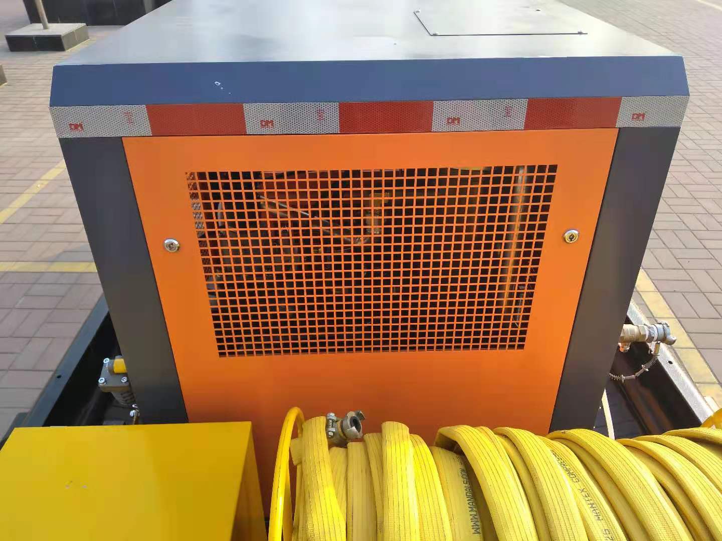 物探牌WTJ5040TYSFT壓縮機(jī)車公告圖片