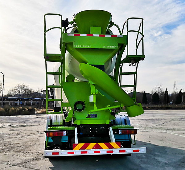 歐曼牌BJ5319GJBY6GRL-12混凝土攪拌運(yùn)輸車(chē)公告圖片