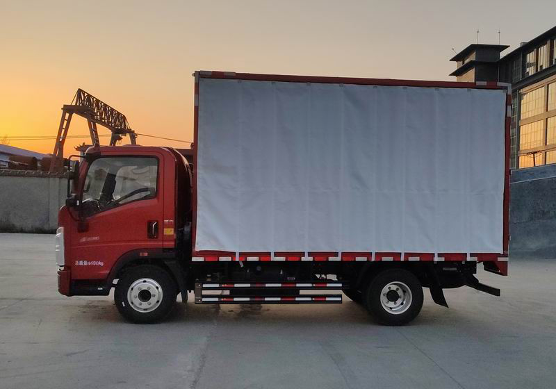 豪沃牌ZZ5047XXYF3115F145B廂式運輸車公告圖片