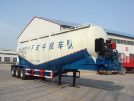 下灰半挂车