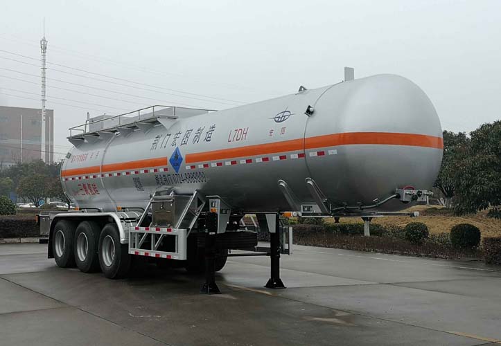 宏图牌HT9400GRY8易燃液体罐式运输半挂车图片