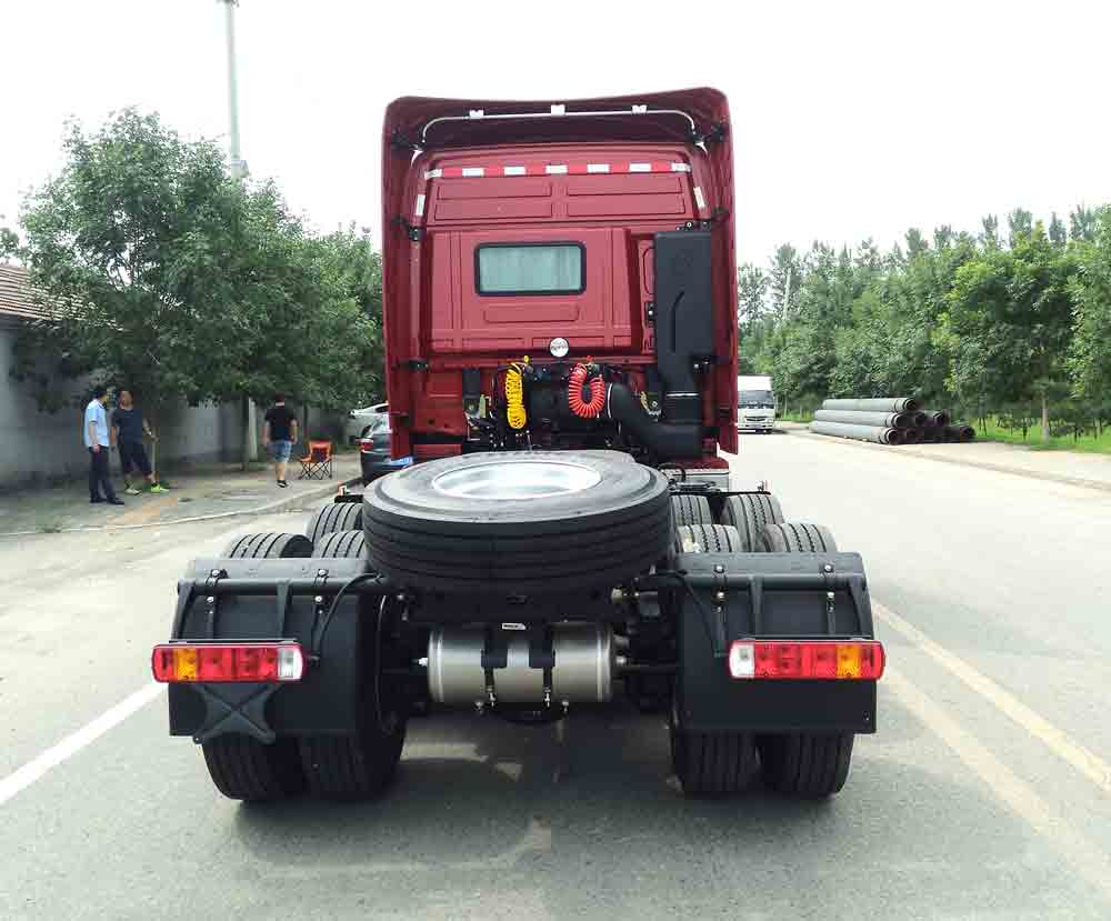 BJ4259SNFKB-AP 欧曼牌510马力后双桥,后八轮柴油国五半挂牵引车图片