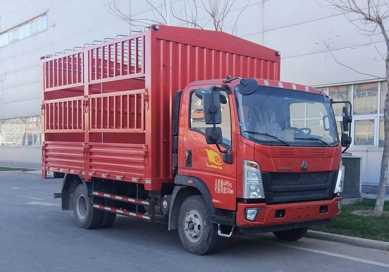 豪沃牌ZZ5047CCYH3315F144倉(cāng)柵式運(yùn)輸車公告圖片