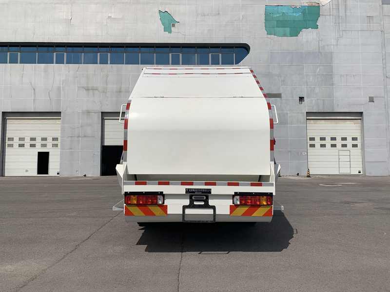 馳遠牌BSP5254ZYS壓縮式垃圾車公告圖片
