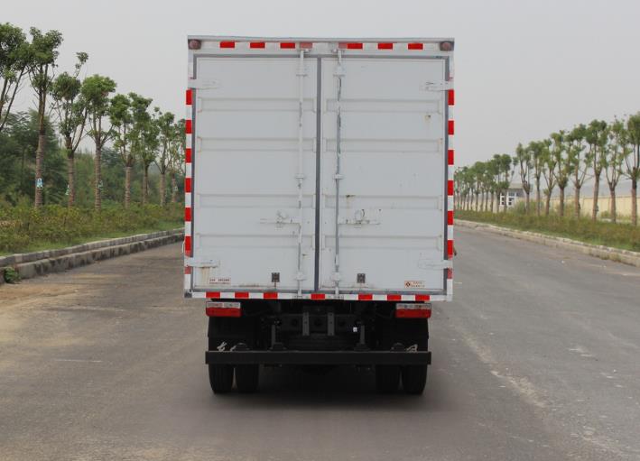 東風牌EQ5100XXY8CD3AC廂式運輸車公告圖片