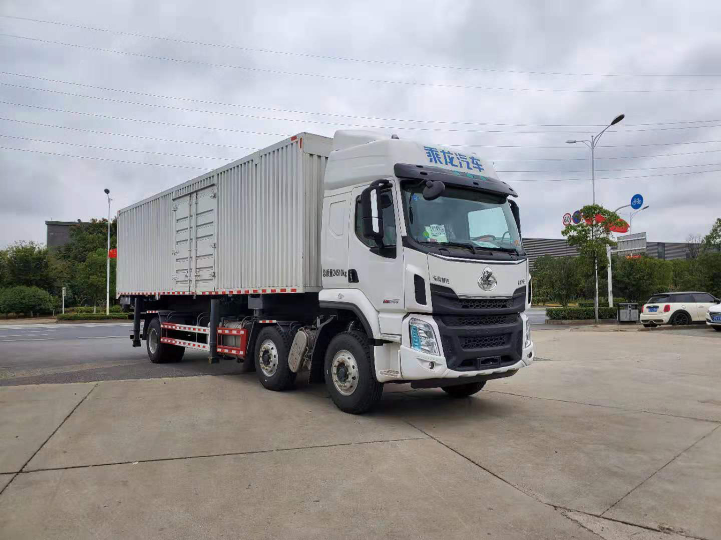 乘龍牌LZ5250ZKXH5CC1車廂可卸式汽車公告圖片