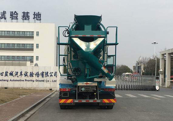 汕德卡牌ZZ5316GJBN306MF1L混凝土攪拌運(yùn)輸車公告圖片