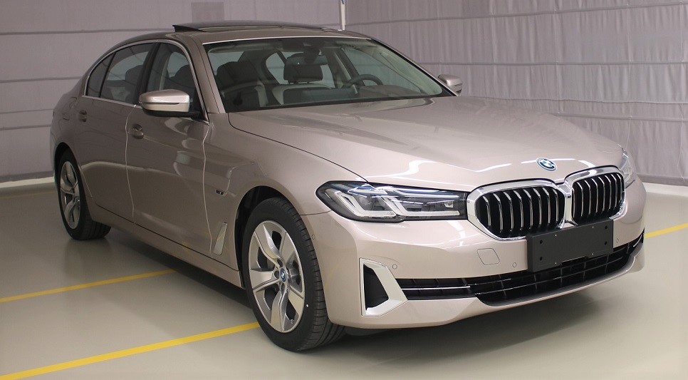 宝马牌BMW7201HMHEV插电式混合动力轿车公告图片