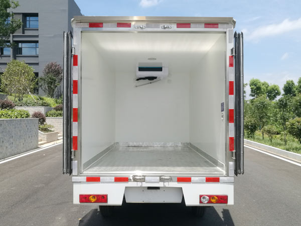 程力威牌CLW5030XLCB6冷藏车公告图片