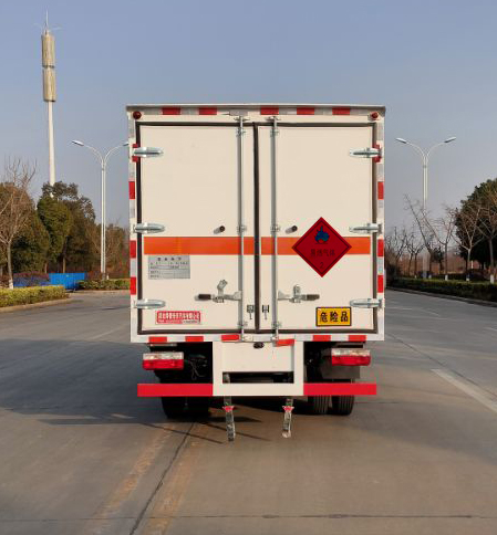 舜德牌SDS5075XRQEQ6易燃氣體廂式運輸車公告圖片