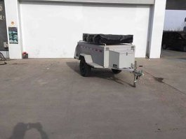 中置轴挂车