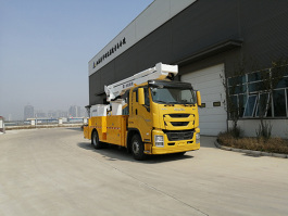 高空作业车