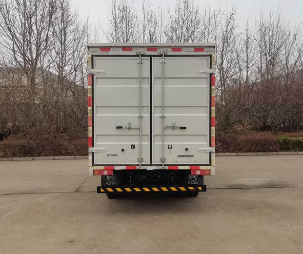凱馬牌KMC5040XXYQ318D6廂式運(yùn)輸車公告圖片