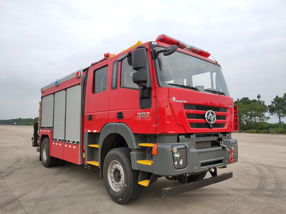 SJD5170TXFJY130/HYA型抢险救援消防车图片