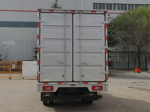 福田牌BJ5046XXY9JBA-05廂式運輸車公告圖片