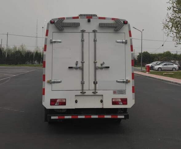 中國中車牌TEG5084GQX6JL1D護(hù)欄清洗車公告圖片