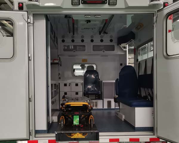 藍(lán)港牌XLG5040XJH-FC6救護(hù)車(chē)公告圖片