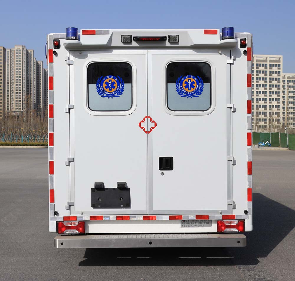 藍(lán)港牌XLG5040XJH-FC6救護(hù)車(chē)公告圖片