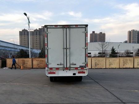 陜汽牌SX5043XXYBEV331L純電動廂式運(yùn)輸車公告圖片