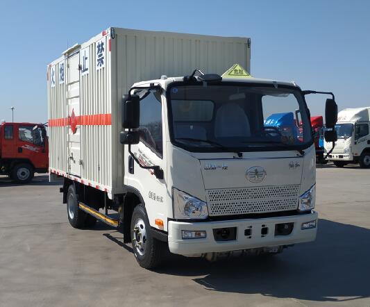 解放牌CA5040XRQP40K61L2E6A84易燃?xì)怏w廂式運(yùn)輸車公告圖片