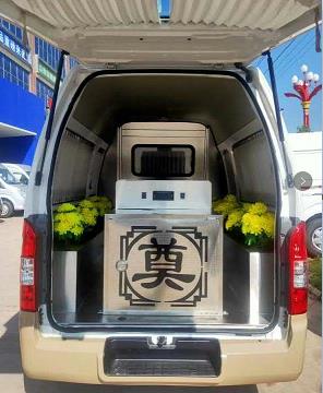 福田牌BJ5039XBY-E2殯儀車(chē)公告圖片