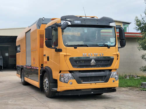 龍吸水牌FLG5150TPS61Z大流量排水搶險(xiǎn)車公告圖片