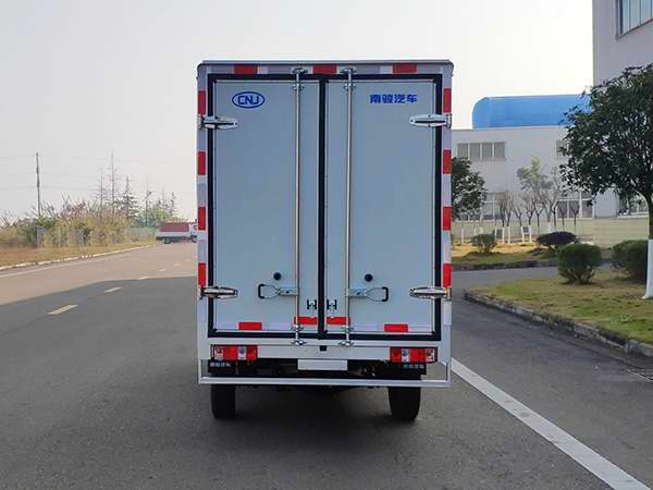 南駿牌NJA5030XXYSDE30BEV純電動(dòng)廂式運(yùn)輸車(chē)公告圖片