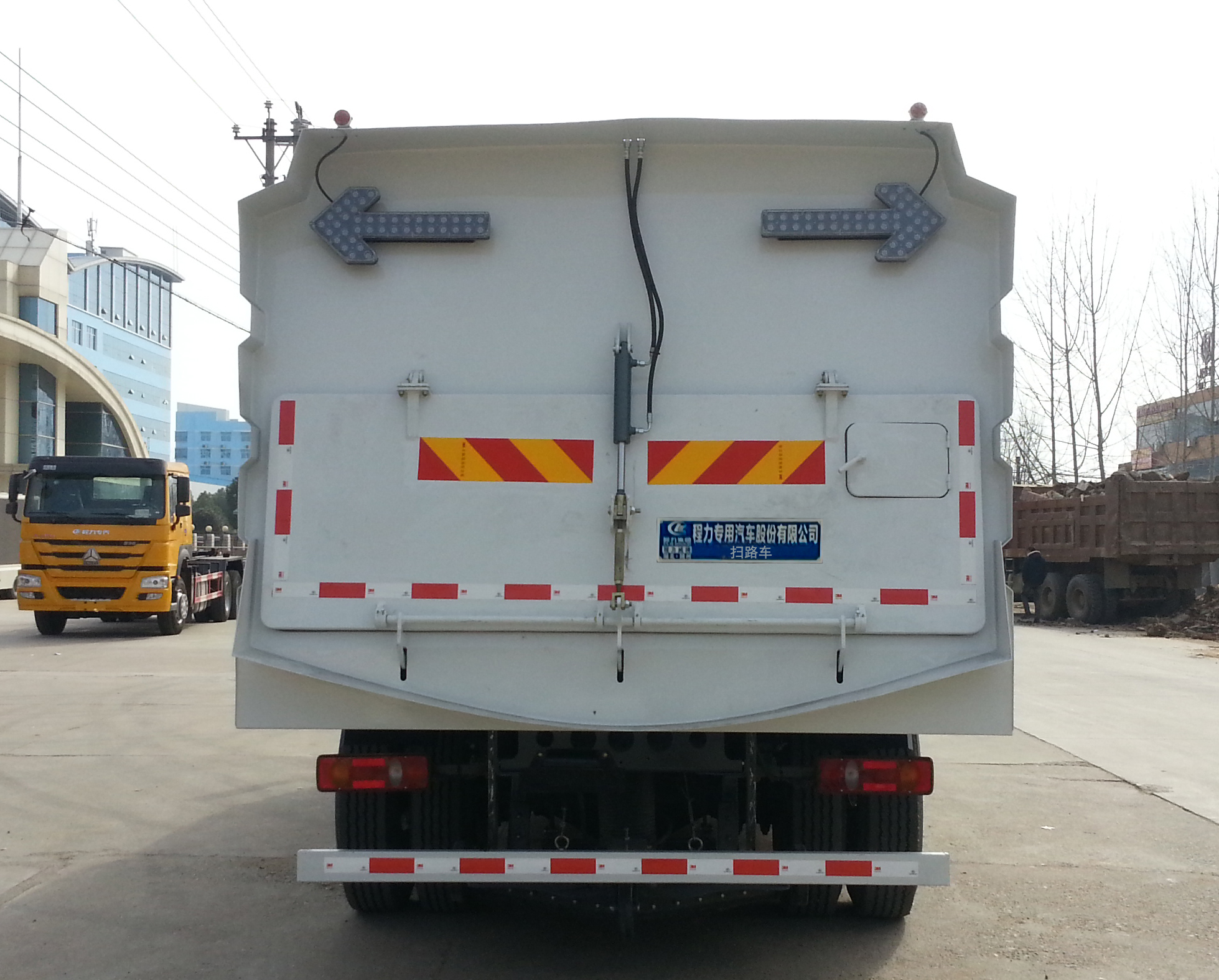 程力威牌CLW5180TSLD6掃路車公告圖片