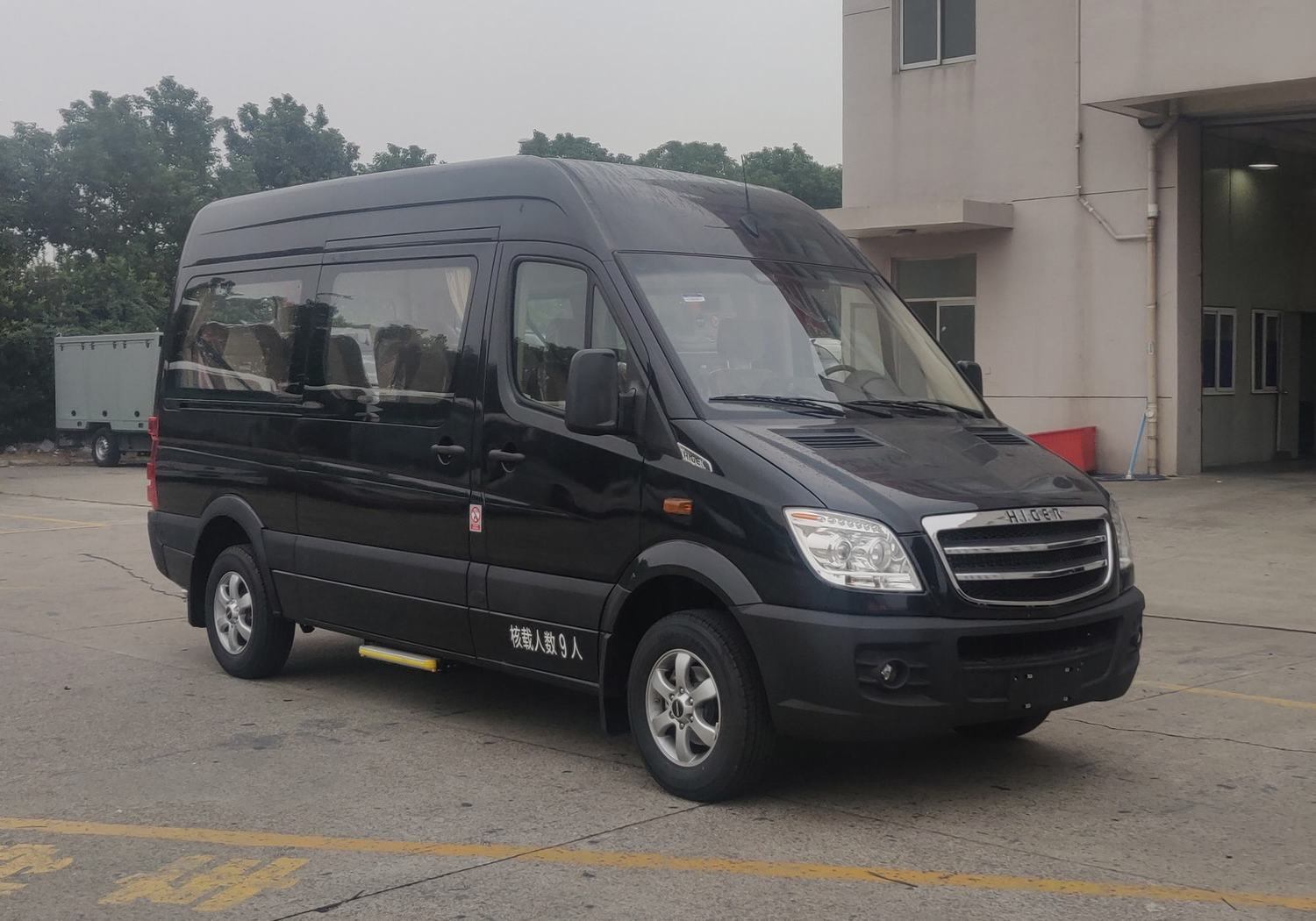 海格牌KLQ6590E6V1客车图片