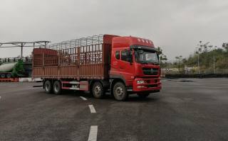 仓栅式运输车