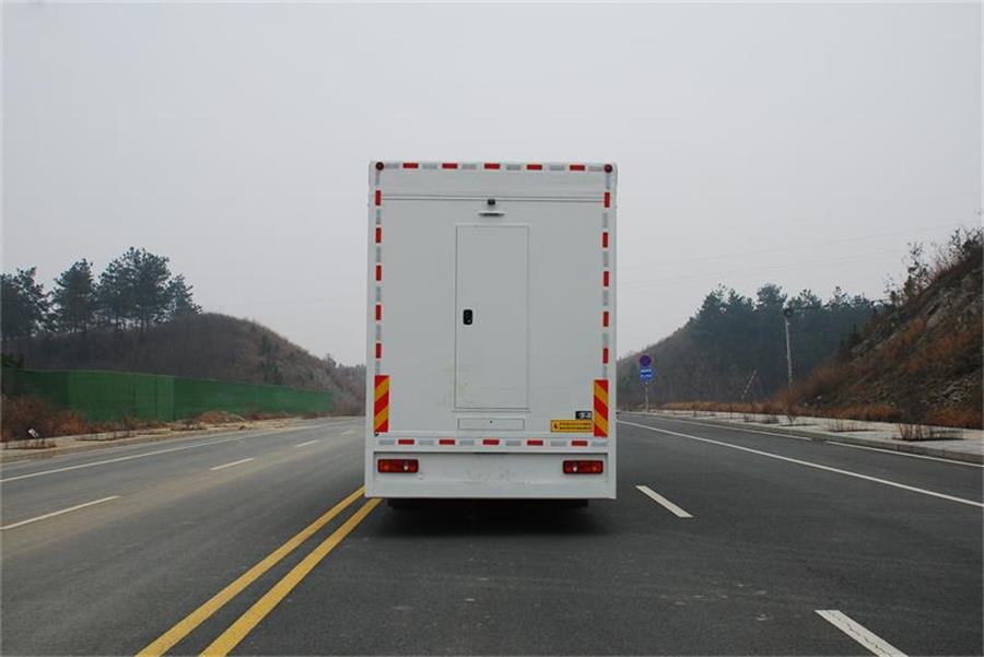 齊星牌QXC5181TSYB宿營(yíng)車(chē)公告圖片