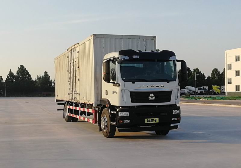 汕德卡牌ZZ5186XXYN711GF1B廂式運輸車公告圖片