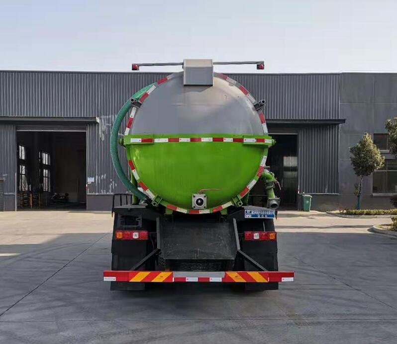 程力威牌CLW5180GXWS6吸污车公告图片