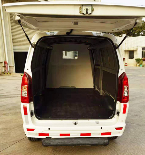 金旅牌XML5030XXYEV10純電動廂式運(yùn)輸車公告圖片