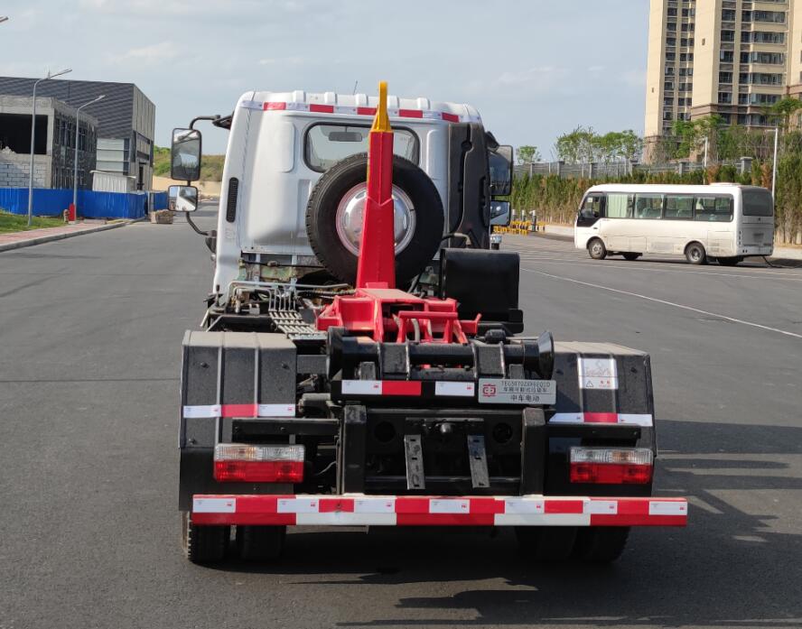 中國(guó)中車牌TEG5070ZXX6EQ1D車廂可卸式垃圾車公告圖片