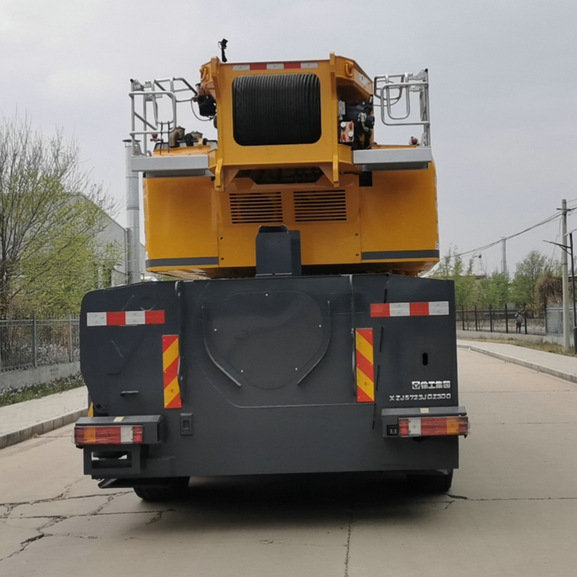 徐工牌XZJ5723JQZ300全地面起重機(jī)公告圖片