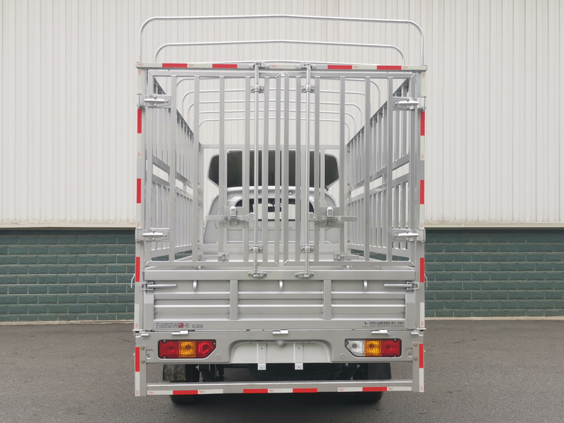 五菱牌LZW5030CCYLT6B倉柵式運輸車公告圖片