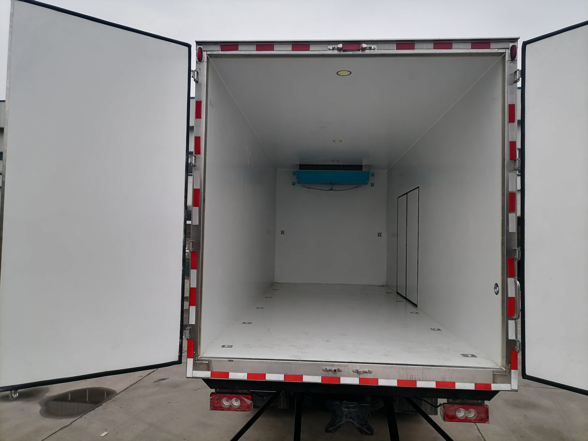聊工牌HTL5161XLC6BJ冷藏车公告图片