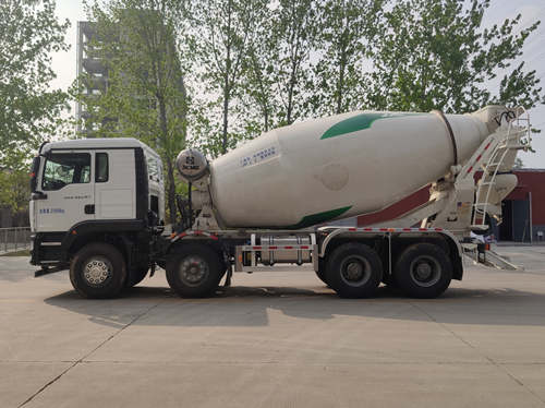 徐工牌XZS5315GJBCM混凝土攪拌運(yùn)輸車公告圖片